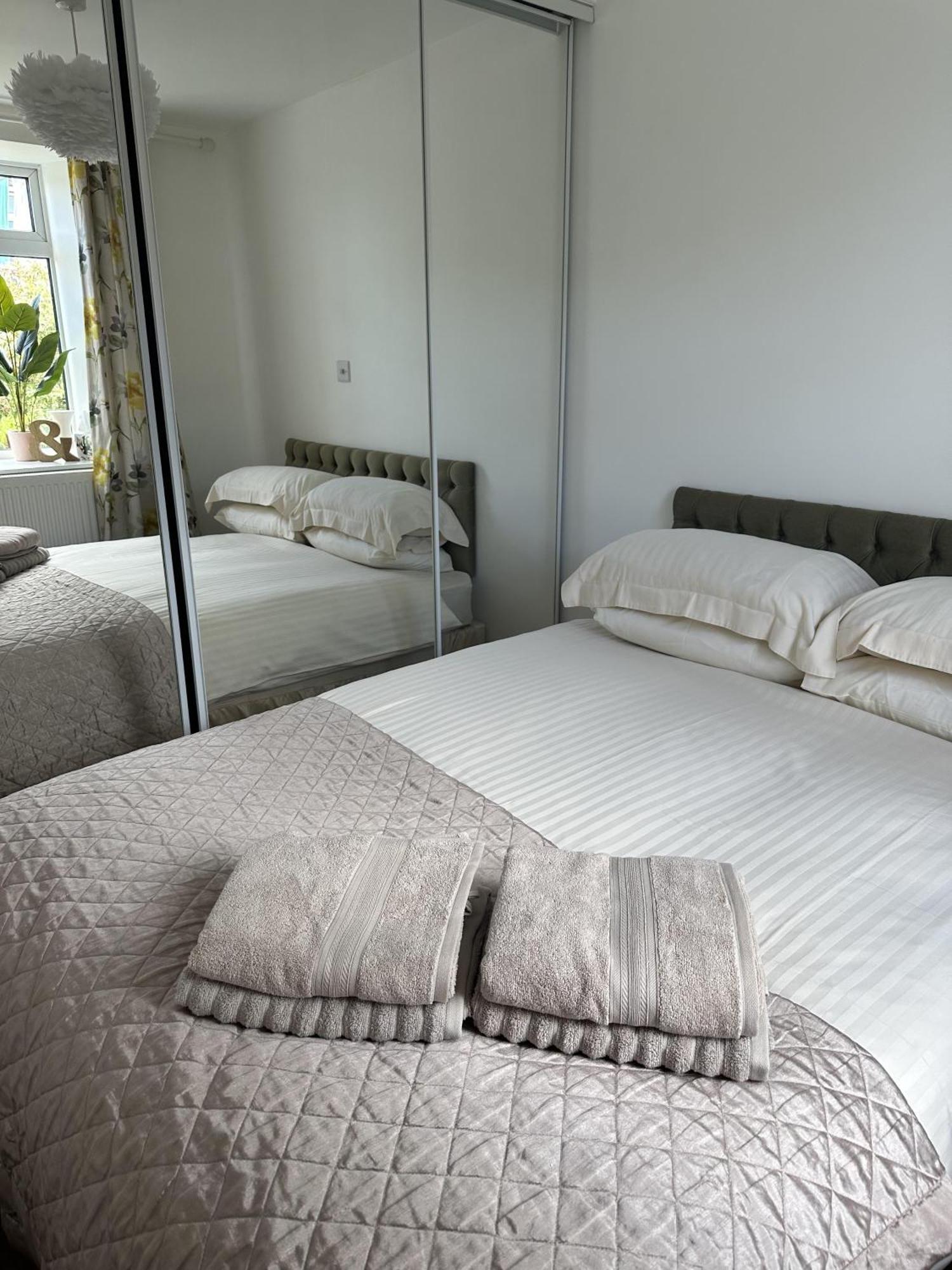 Cozy Coastal Lodge In Hayle Esterno foto