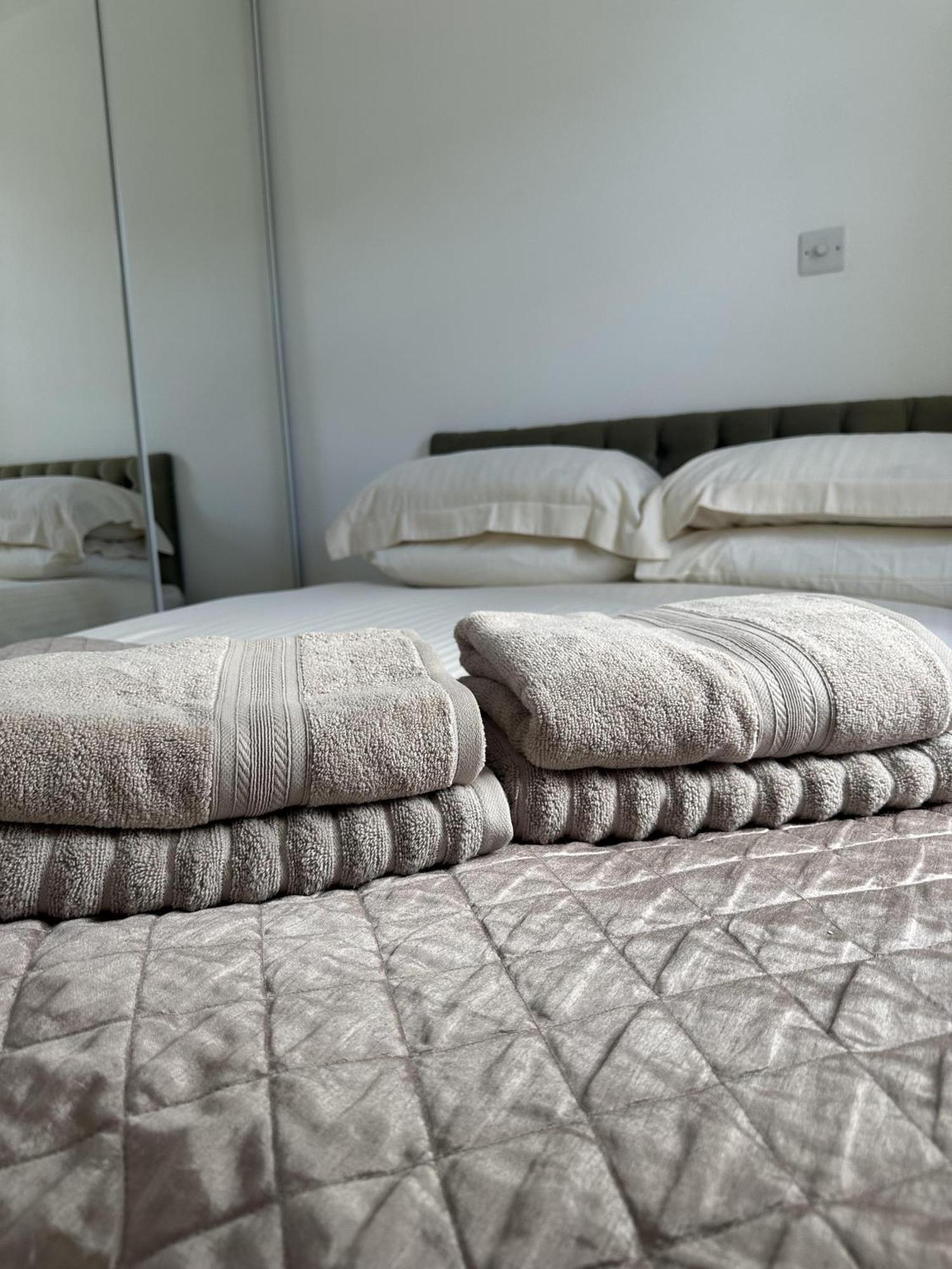 Cozy Coastal Lodge In Hayle Esterno foto