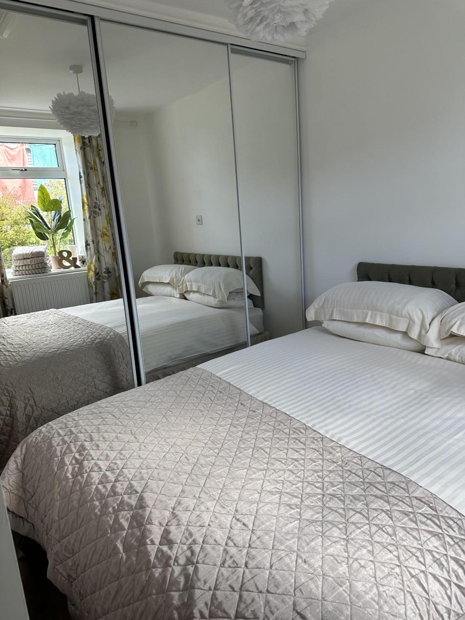 Cozy Coastal Lodge In Hayle Esterno foto